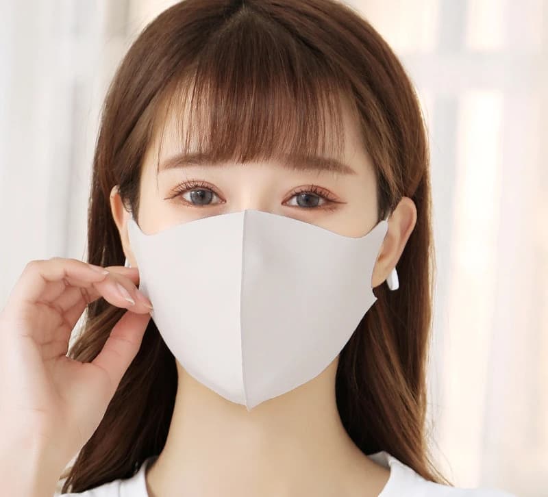 Dun ijszijde gezichtsmasker in blauw