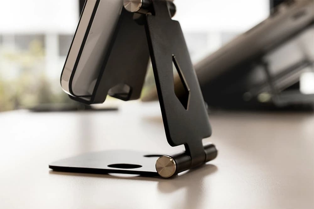 Mobiparts Phone Stand met smartphone in verticale positie