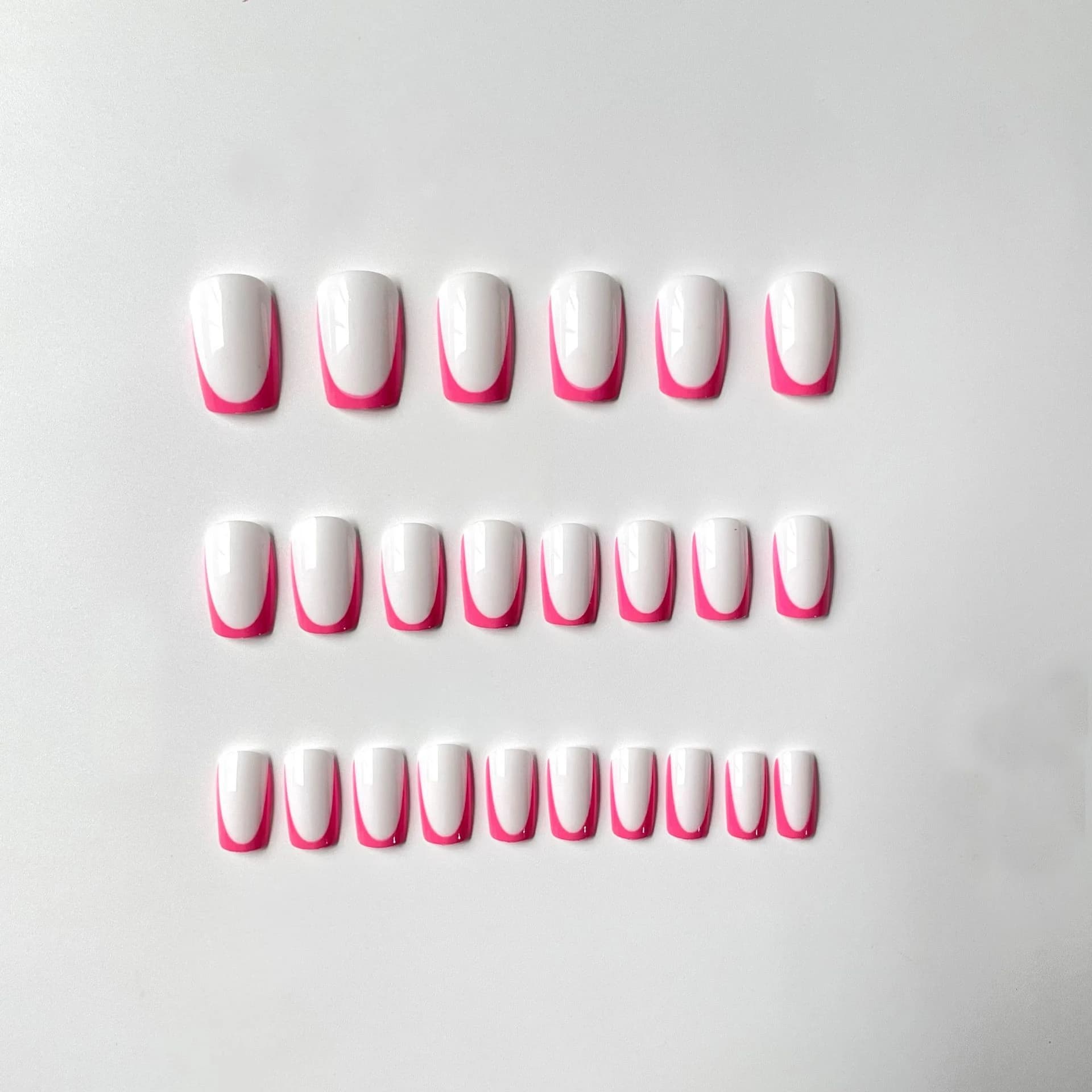 Nagelset met plaidpatroon, verpakking
