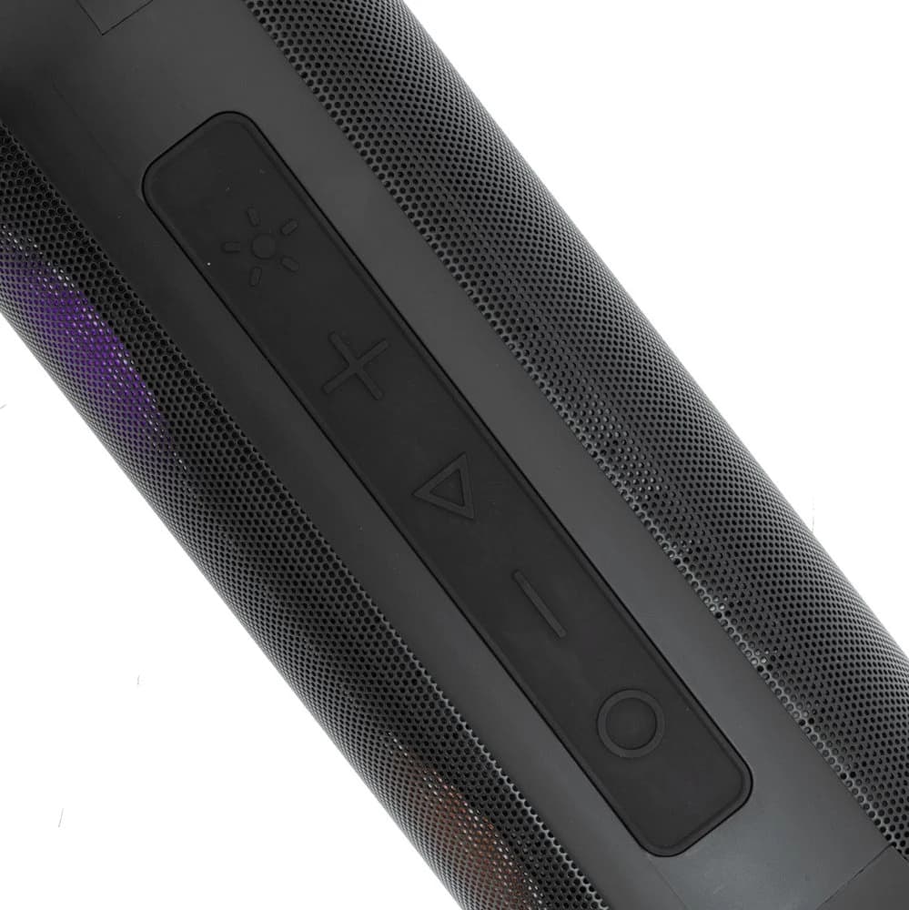 White Shark GBT-876 MADAL speaker in gebruik buiten