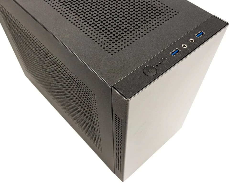 YOURS RED desktop-pc open behuizing